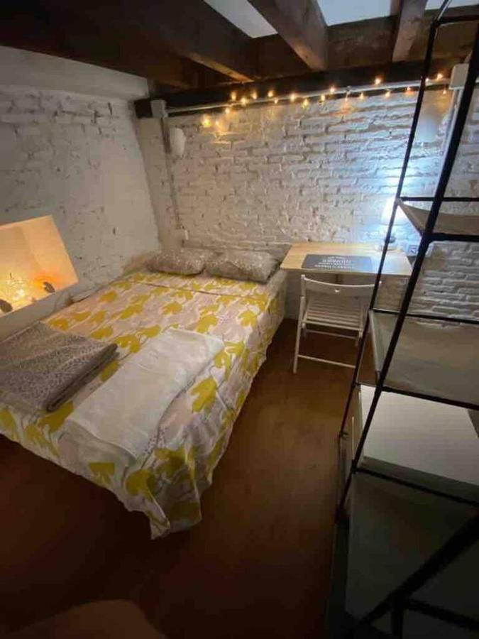 Airbhouse Private Rooms & Apartments Séville Extérieur photo