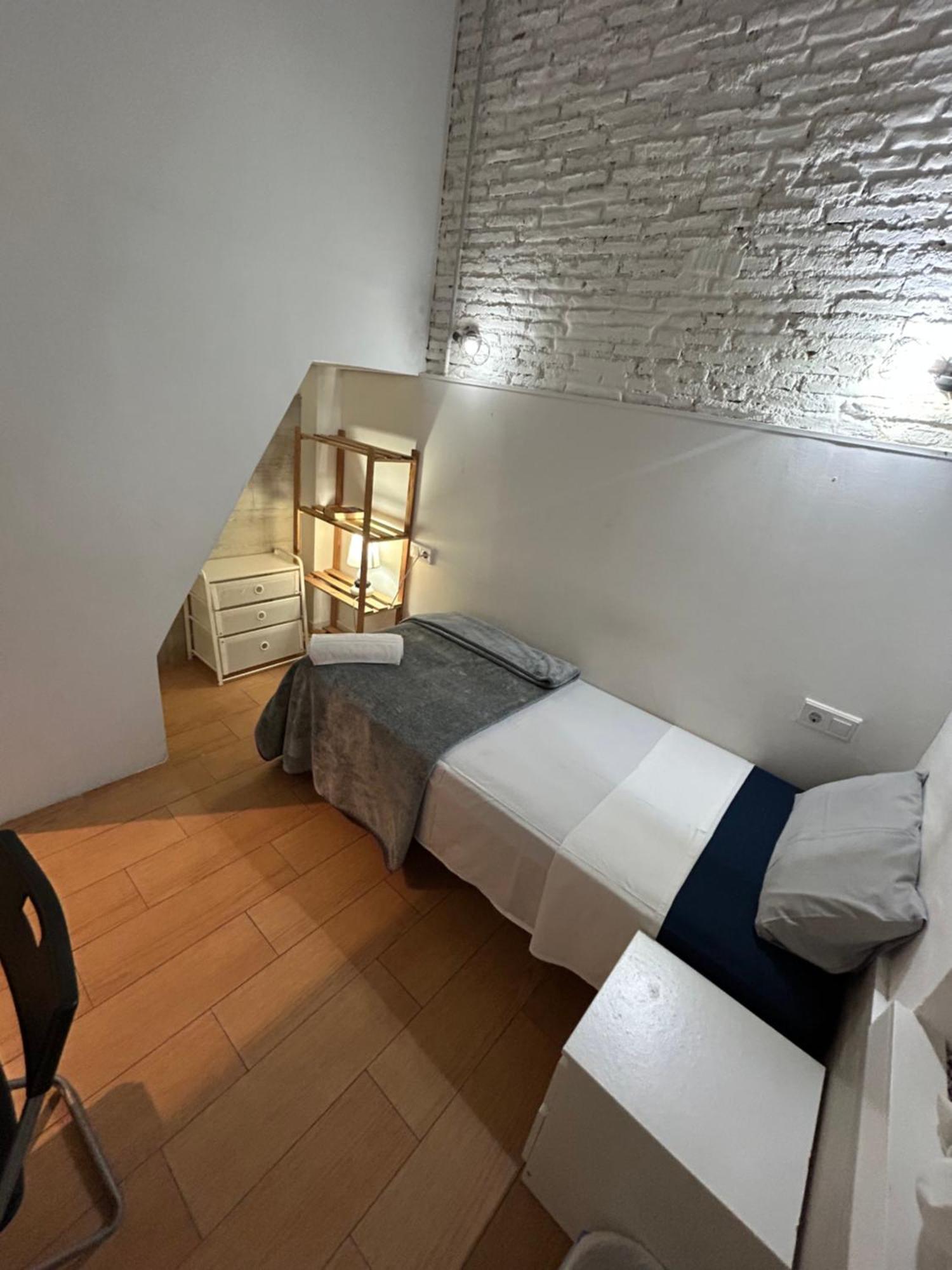 Airbhouse Private Rooms & Apartments Séville Extérieur photo